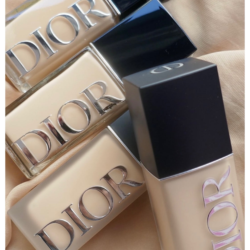 【DIOR】 柔光粉底液 (Glow)