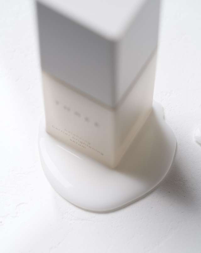 【THREE】 前導美白精華液 30mL