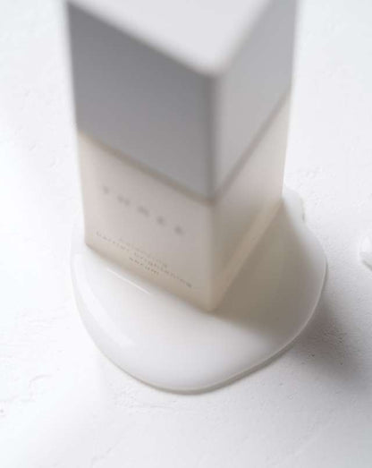 【THREE】 前導美白精華液 30mL